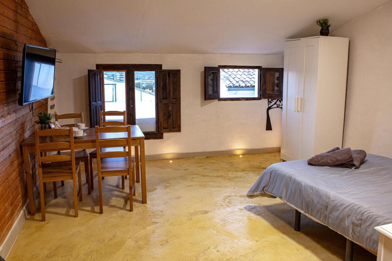 Fortress Jacuzzi Suites Шатіва Екстер'єр фото
