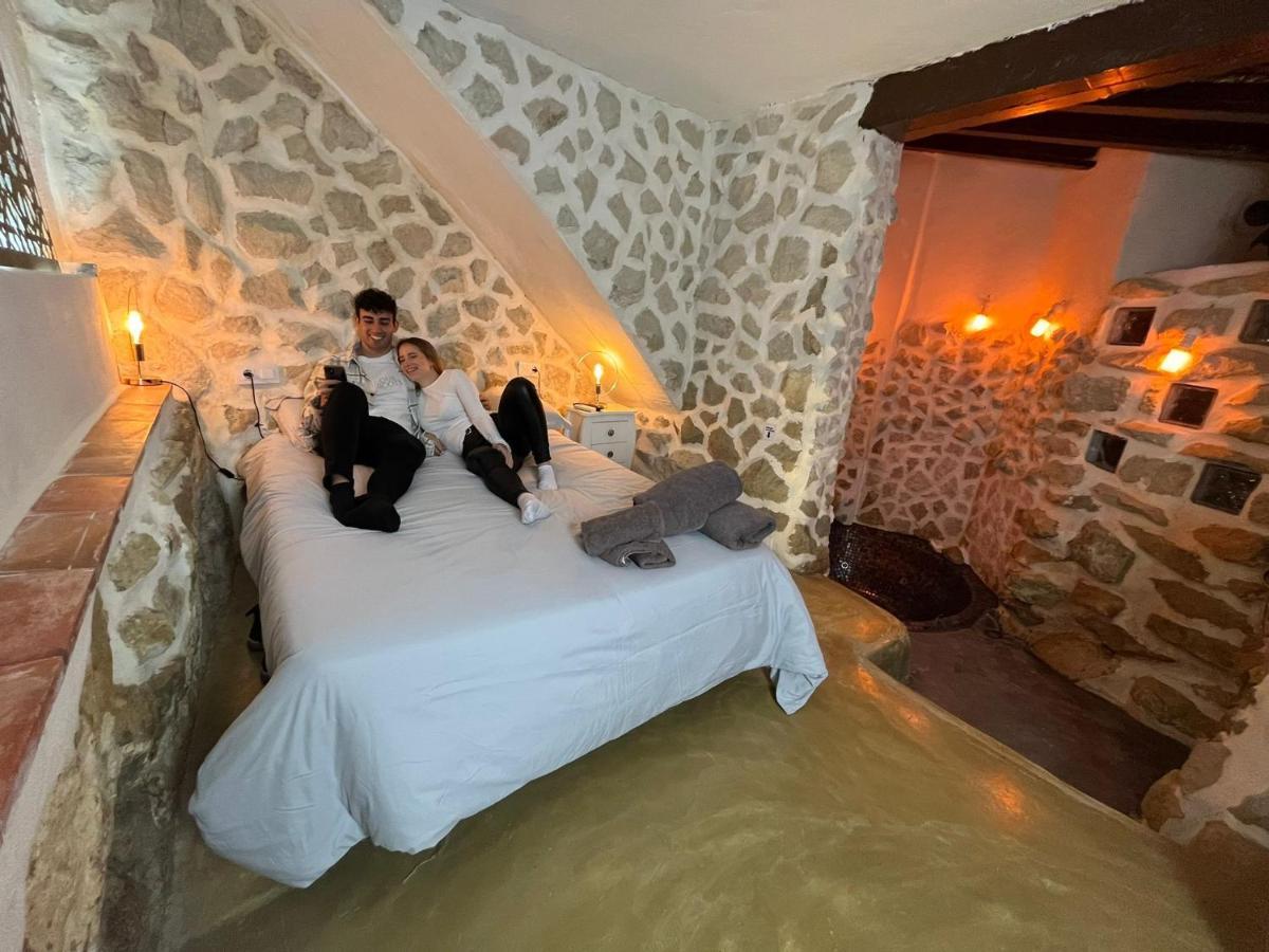 Fortress Jacuzzi Suites Шатіва Екстер'єр фото
