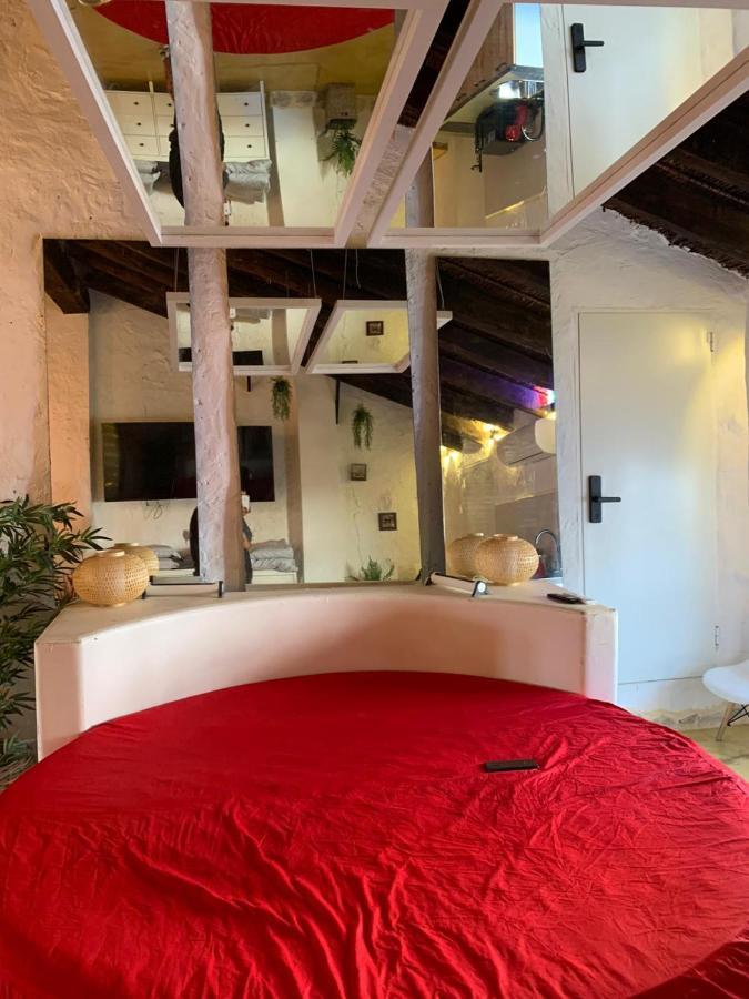 Fortress Jacuzzi Suites Шатіва Екстер'єр фото